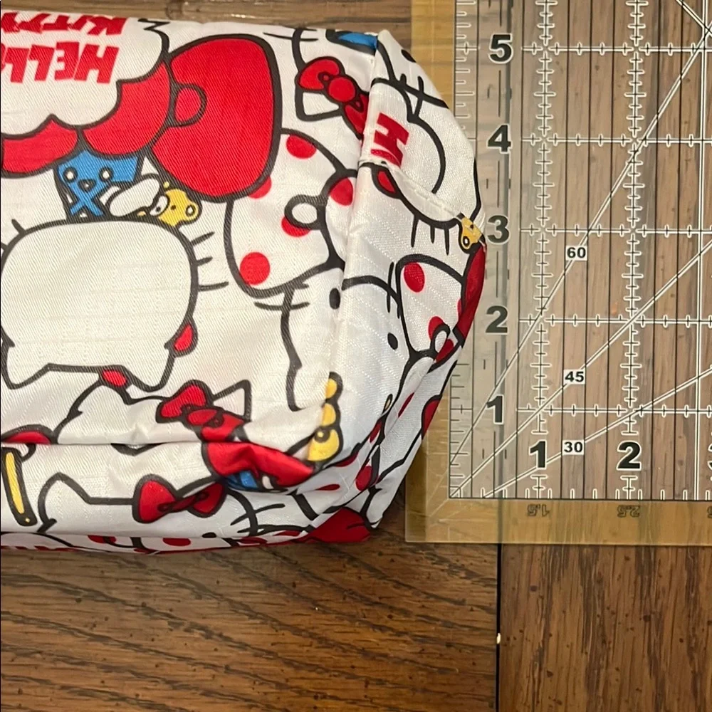 Hello Kitty Red‎ and White Toiletry Bag